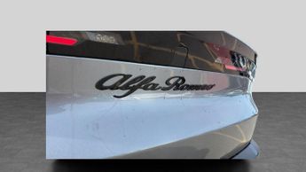 Alfa Romeo Junior 54kWh Elettrica Veloce SUV 5dr Electric Auto (280 ps)