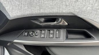 Peugeot 3008 73kWh GT SUV 5dr Electric Auto (210 ps)