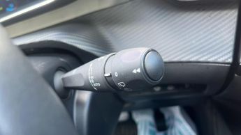 Peugeot 2008 50kWh Allure Premium SUV 5dr Electric Auto (136 ps)