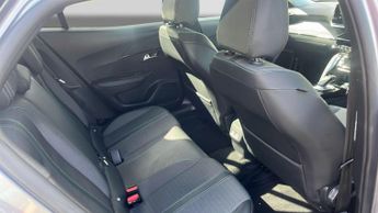 Peugeot 2008 50kWh Allure Premium SUV 5dr Electric Auto (136 ps)