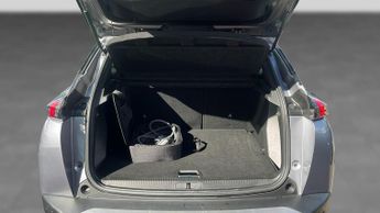 Peugeot 2008 50kWh Allure Premium SUV 5dr Electric Auto (136 ps)