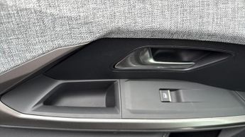 Peugeot 3008 73kWh GT SUV 5dr Electric Auto (210 ps)