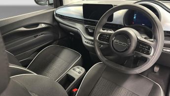 Fiat 500E 42kWh Hatchback 3dr Electric Auto (118 ps)