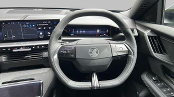 Vauxhall Grandland 1.2 Ultimate SUV 5dr Petrol Hybrid e-DCT Euro 6 (s/s) (145 ps)