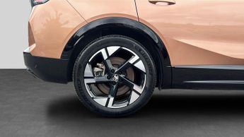 Vauxhall Grandland Electric 73kWh Ultimate SUV 5dr Electric Auto (213 ps)
