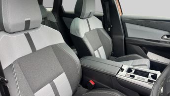 Vauxhall Grandland Electric 73kWh Ultimate SUV 5dr Electric Auto (213 ps)