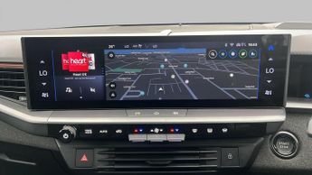 Vauxhall Grandland Electric 73kWh Ultimate SUV 5dr Electric Auto (213 ps)