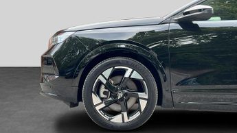 Vauxhall Grandland Electric 73kWh Ultimate SUV 5dr Electric Auto (213 ps)