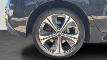 Nissan Leaf 40kWh Tekna Hatchback 5dr Electric Auto (150 ps)