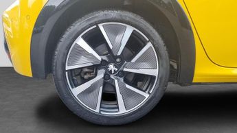 Peugeot 208 50kWh GT Premium Hatchback 5dr Electric Auto (136 ps)