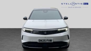 Vauxhall Grandland Electric 73kWh Ultimate SUV 5dr Electric Auto (213 ps)