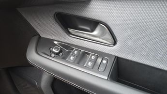 Vauxhall Grandland Electric 73kWh GS SUV 5dr Electric Auto (213 ps)