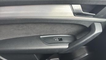 Audi Q5 2.0 TFSI 45 S line SUV 5dr Petrol S Tronic quattro Euro 6 (s/s) 