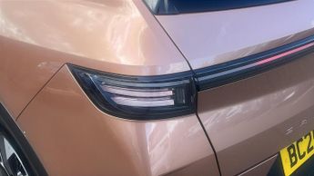 Vauxhall Grandland 1.2 Ultimate SUV 5dr Petrol Hybrid e-DCT Euro 6 (s/s) (145 ps)