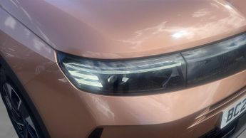 Vauxhall Grandland 1.2 Ultimate SUV 5dr Petrol Hybrid e-DCT Euro 6 (s/s) (145 ps)
