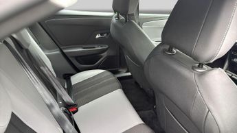 Vauxhall Mokka Electric 50kWh Design SUV 5dr Electric Auto (136 ps)