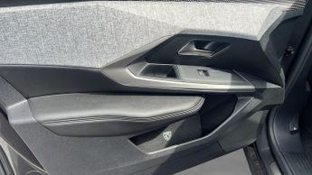 Peugeot 3008 73kWh GT SUV 5dr Electric Auto (210 ps)