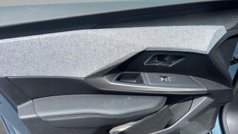 Peugeot 5008 73kWh Allure SUV 5dr Electric Auto (210 ps)