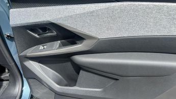 Peugeot 5008 73kWh Allure SUV 5dr Electric Auto (210 ps)