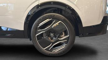 Peugeot 5008 73kWh GT SUV 5dr Electric Auto (210 ps)