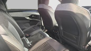 Peugeot 5008 73kWh GT SUV 5dr Electric Auto (210 ps)