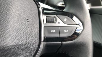 Peugeot 208 50kWh E-Style Auto 5dr (7.4kW Charger)