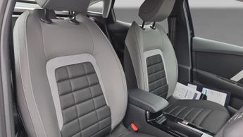 Citroen C4 1.2 PureTech PLUS Hatchback 5dr Petrol EAT8 Euro 6 (s/s) (130 ps
