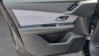 Vauxhall Grandland Electric 73kWh Ultimate SUV 5dr Electric Auto (213 ps)