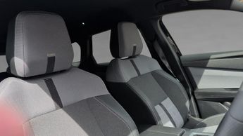Vauxhall Grandland Electric 73kWh Ultimate SUV 5dr Electric Auto (213 ps)