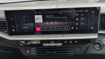 Vauxhall Grandland Electric 73kWh Ultimate SUV 5dr Electric Auto (213 ps)