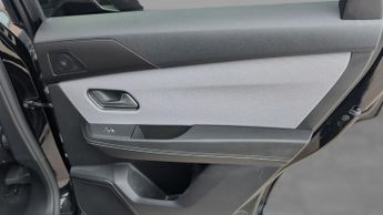 Vauxhall Grandland Electric 73kWh Ultimate SUV 5dr Electric Auto (213 ps)