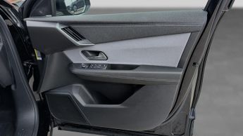 Vauxhall Grandland Electric 73kWh Ultimate SUV 5dr Electric Auto (213 ps)