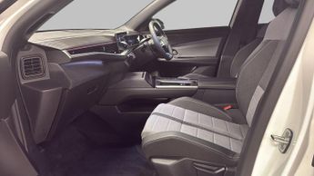 Vauxhall Grandland Electric 73kWh GS SUV 5dr Electric Auto (213 ps)