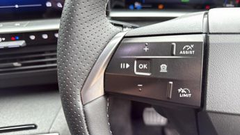 Vauxhall Grandland Electric 73kWh Ultimate SUV 5dr Electric Auto (213 ps)