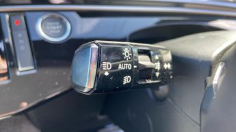 Peugeot 5008 73kWh Allure SUV 5dr Electric Auto (210 ps)