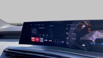 Peugeot 5008 73kWh Allure SUV 5dr Electric Auto (210 ps)