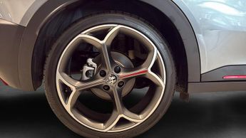 Alfa Romeo Junior 54kWh Elettrica Veloce SUV 5dr Electric Auto (280 ps)