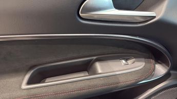 Alfa Romeo Junior 54kWh Elettrica Veloce SUV 5dr Electric Auto (280 ps)