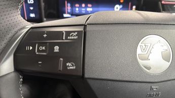 Vauxhall Grandland 1.2 Ultimate SUV 5dr Petrol Hybrid e-DCT Euro 6 (s/s) (136 ps)