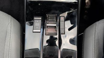 Vauxhall Mokka Electric 50kWh Elite Premium SUV 5dr Electric Auto (136 ps)