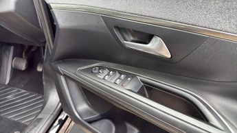 Peugeot 3008 SUV 1.2 PureTech GPF Allure SUV 5dr Petrol EAT Euro 6 (s/s) (130 ps)