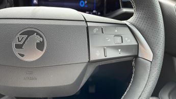 Vauxhall Grandland 1.2 Ultimate SUV 5dr Petrol Hybrid e-DCT Euro 6 (s/s) (136 ps)