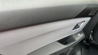 Vauxhall Grandland 1.2 Ultimate SUV 5dr Petrol Hybrid e-DCT Euro 6 (s/s) (136 ps)