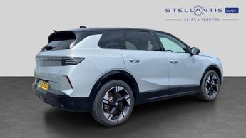Vauxhall Grandland Electric 73kWh Ultimate SUV 5dr Electric Auto (213 ps)