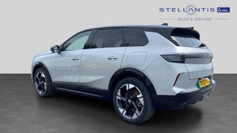 Vauxhall Grandland Electric 73kWh Ultimate SUV 5dr Electric Auto (213 ps)