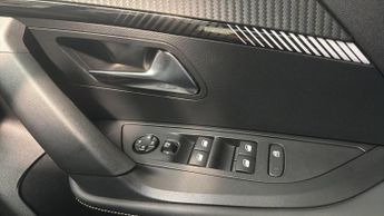 Peugeot 2008 50kWh Allure SUV 5dr Electric Auto (7kW Charger) (136 ps)