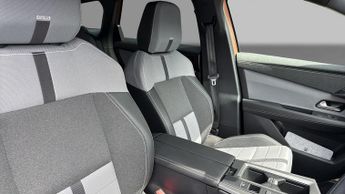 Vauxhall Grandland 1.2 Ultimate SUV 5dr Petrol Hybrid e-DCT Euro 6 (s/s) (136 ps)