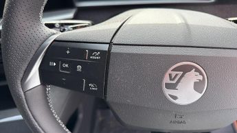 Vauxhall Grandland 1.2 Ultimate SUV 5dr Petrol Hybrid e-DCT Euro 6 (s/s) (136 ps)