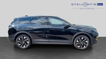 Vauxhall Grandland 1.2 Ultimate SUV 5dr Petrol Hybrid e-DCT Euro 6 (s/s) (145 ps)