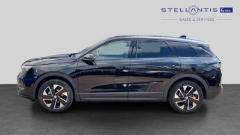 Vauxhall Grandland 1.2 Ultimate SUV 5dr Petrol Hybrid e-DCT Euro 6 (s/s) (145 ps)